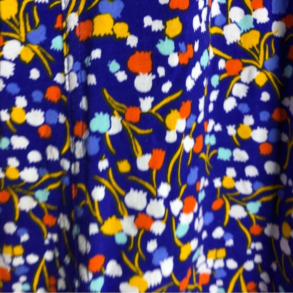 Conversations by Anthropologie blue tulip print button down top size 6 - Picture 9 of 13